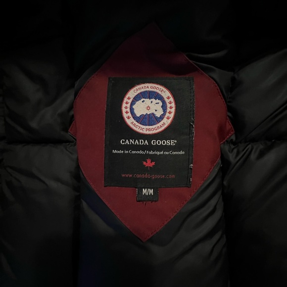 Burgundy Canada Goose Trillium Parka Size Medium - Picture 4 of 8